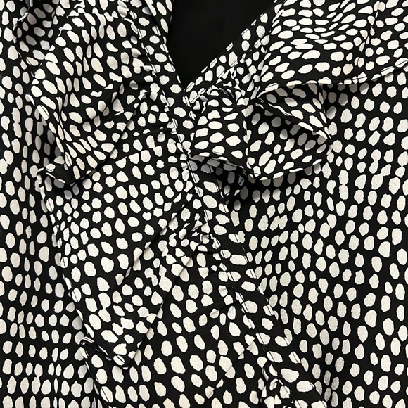 Club Monaco Printed Jumper/Romper - Long sleeve, ruffle Size 6 - Picture 3 of 3